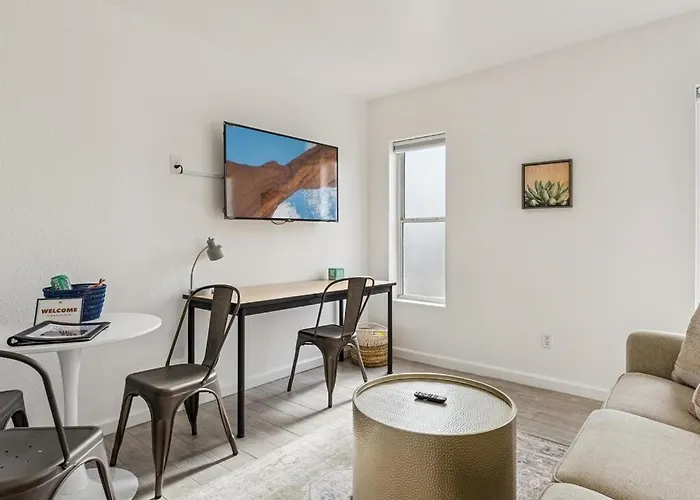 Near Asu Newly Remodeled Apartment Tempe